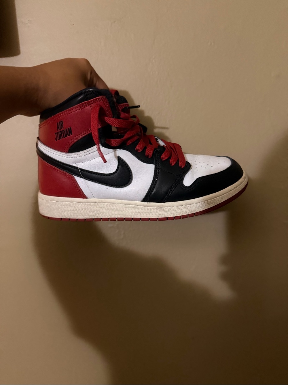 Jordan High-Top Sneaker - Black White Red